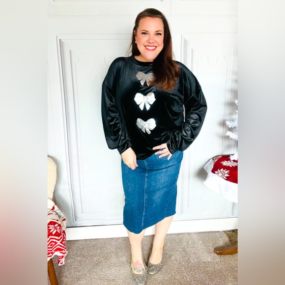 Home For The Holiday Silver Sequin Bow Velvet Pullover Top - Picture 13 of 16